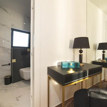 Vila Luxury Favela With Heated Pool