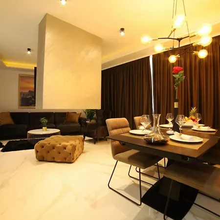 Luxury Favela With Heated Pool Villa *