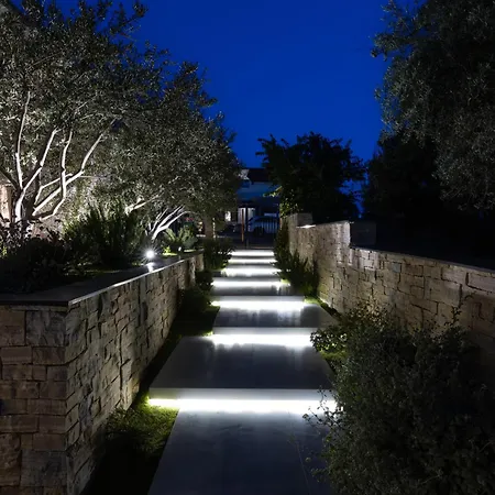 Luxury Villa Favela - Modern Design - Heated Pool - Stunning Sea View فيلة تروغير