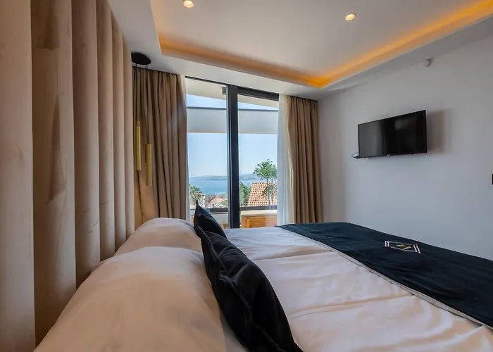 Luxury Villa Favela - Modern Design - Heated Pool - Stunning Sea View فيلة *