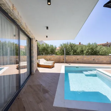 Willa Luxury Favela - Modern Design - Heated Pool - Stunning Sea View
