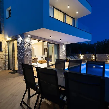 Vila Luxury Villa Favela - Modern Design - Heated Pool - Stunning Sea View *