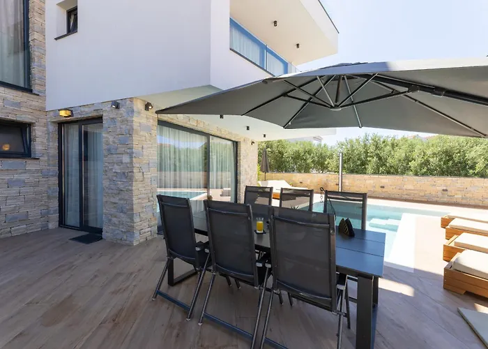 Luxury Villa Favela - Modern Design - Heated Pool - Stunning Sea View Vila *